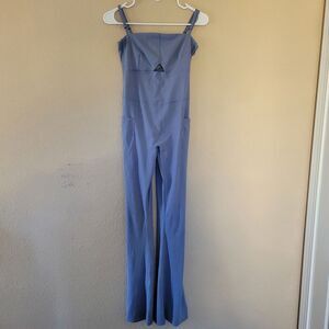 BLOGILATES Womens Peekaboo Flare Active Jumpsuit Sz XS Blue Lounge Built in Bra